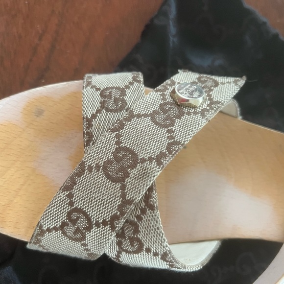 Gucci cross strap sandals - Picture 2 of 8
